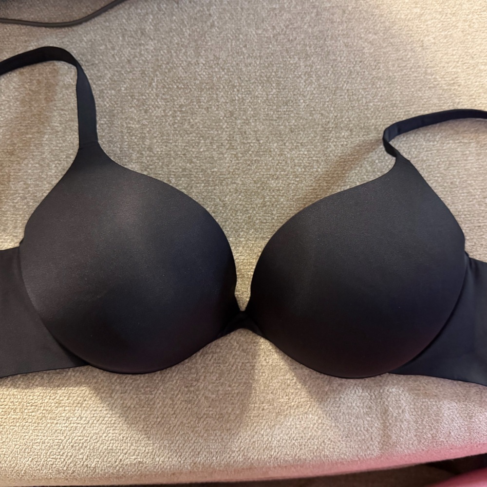 SOLD SKIMS push up plunge bra